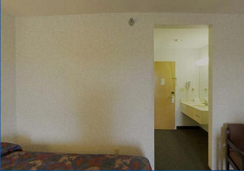 Americas Value Hotel